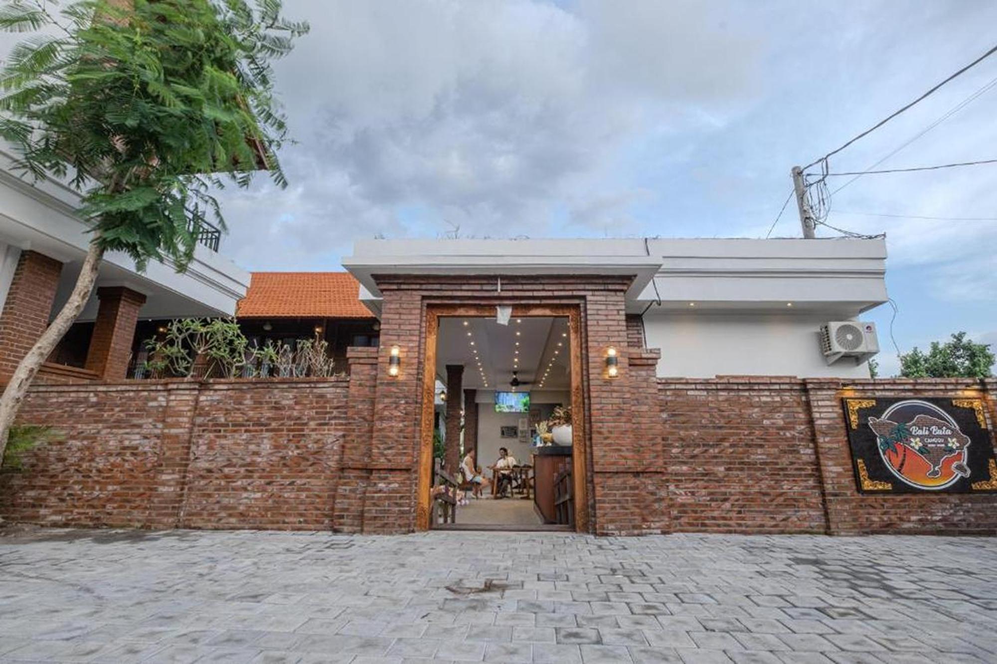 Bali Bata Canggu Guesthouse Buitenkant foto