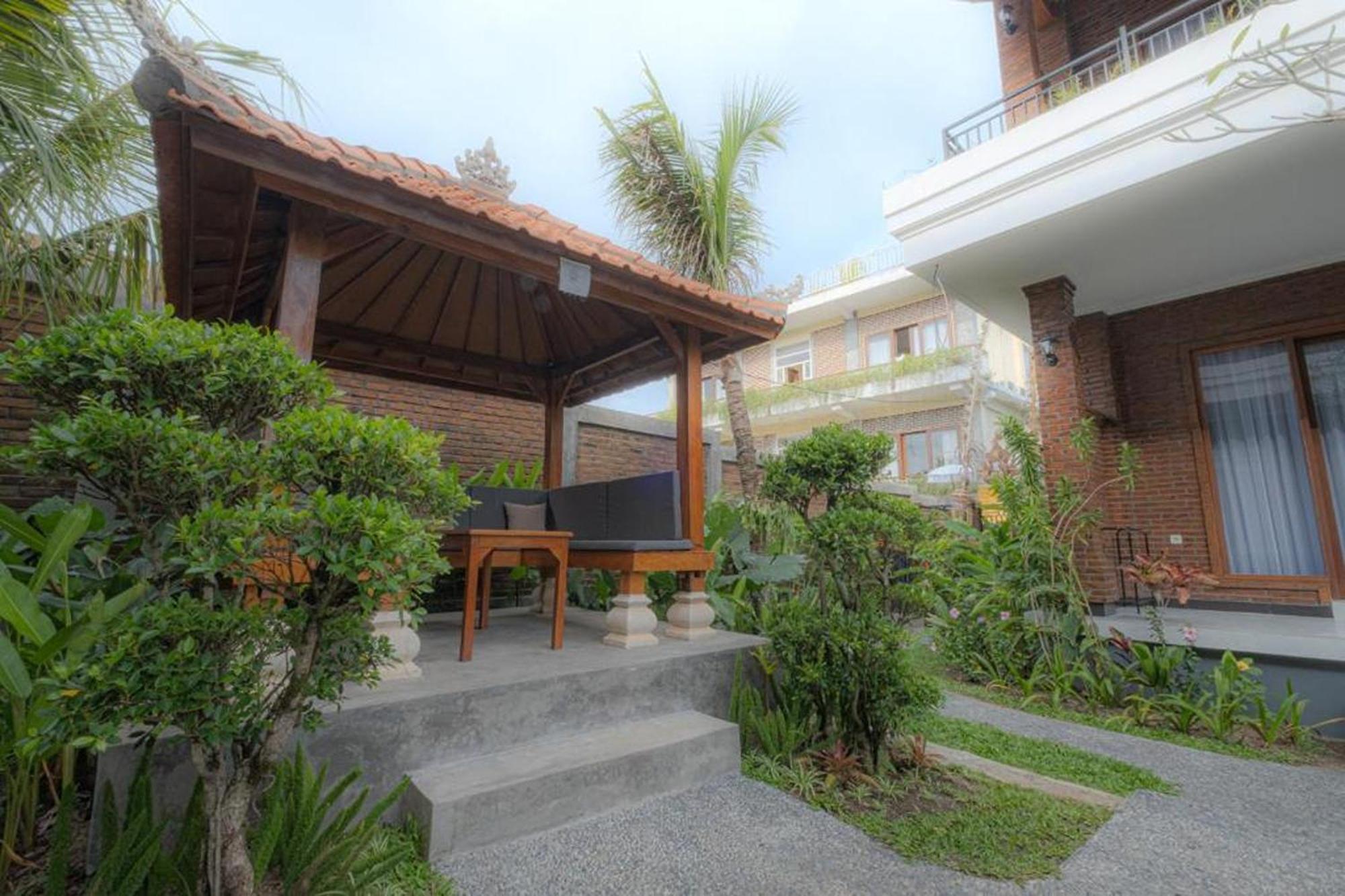 Bali Bata Canggu Guesthouse Buitenkant foto