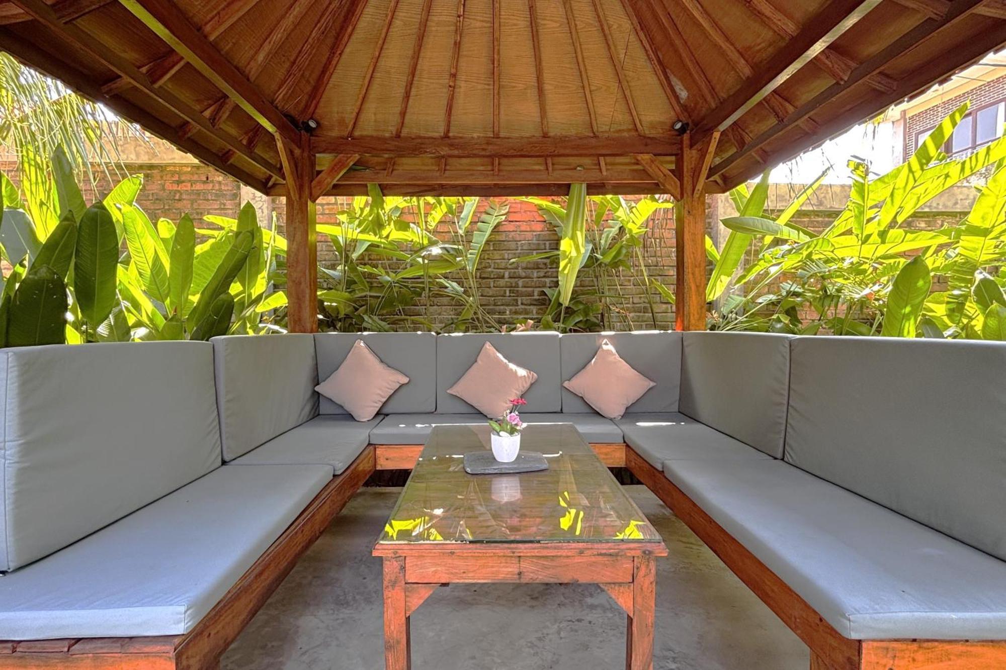 Bali Bata Canggu Guesthouse Buitenkant foto