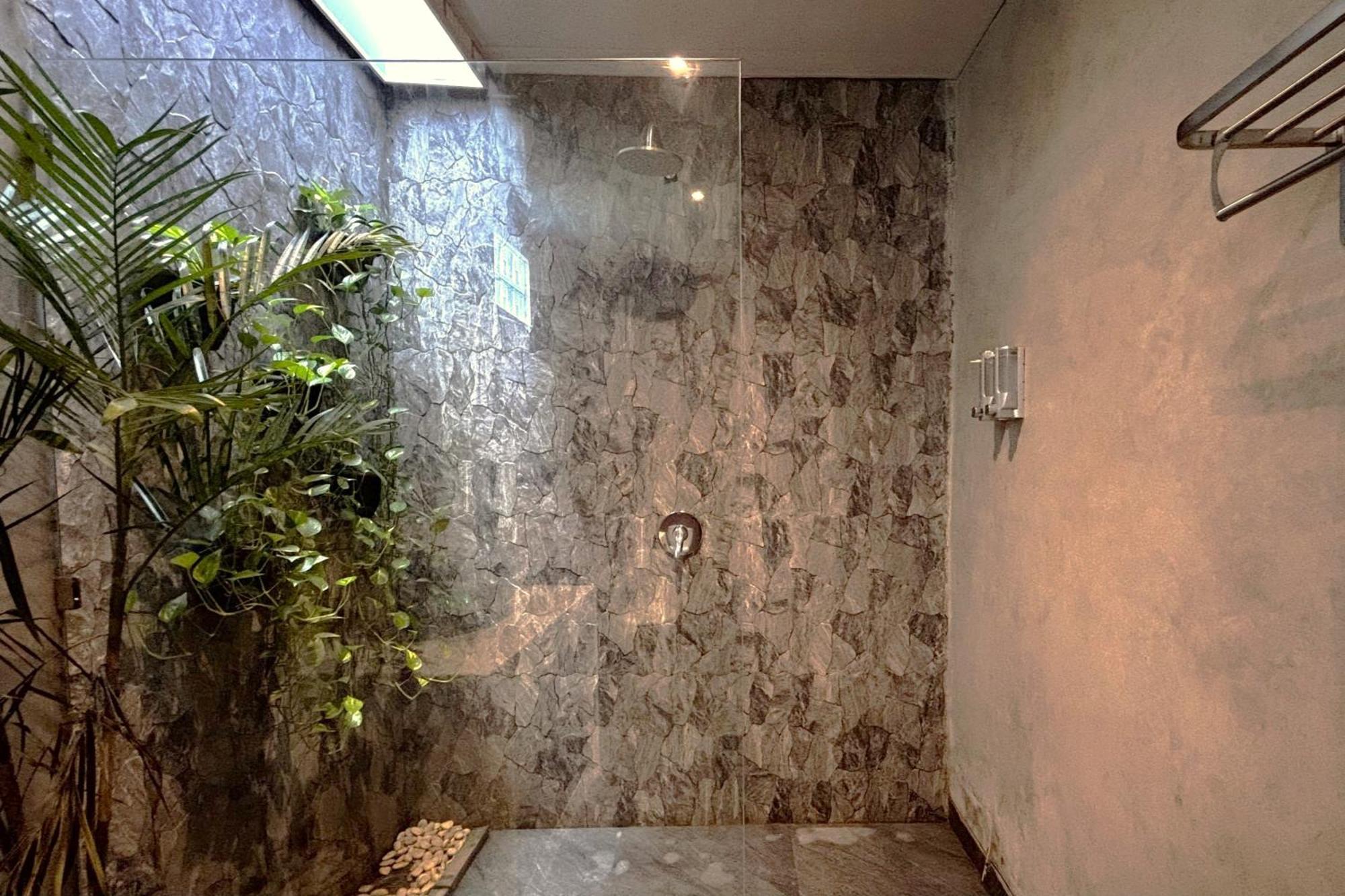 Bali Bata Canggu Guesthouse Buitenkant foto